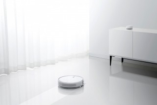 Mi Robot Vacuum Mop 2 Biały - praca w salonie