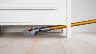 Dyson V8 Absolute+ - odkurzanie