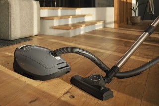 Miele Complete C3 GraphitGrey - aranżacja odkurzacza