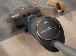 Electrolux Aqua Ultimate 800 Wet&Dry EW81U3DB - wyświetlacz LCD, tryb automatyczny