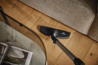Parquet Twister - podczas odkurzania