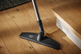 Parquet Twister XL - szczotka parkietowa podczas odkurzania