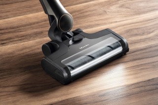 Miękki wałek Miele do podłóg twardych - zamontowany w elektroszczotce