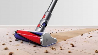 Dyson V8 Absolute - działanie elektroszczotki