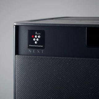 Sharp KI-TX100EU-H - zbliżenie na logo Plasmacluster NEXT